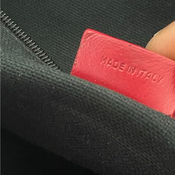 Burberry London Elegant Red Suede Tote Bag - Picture 9 of 10